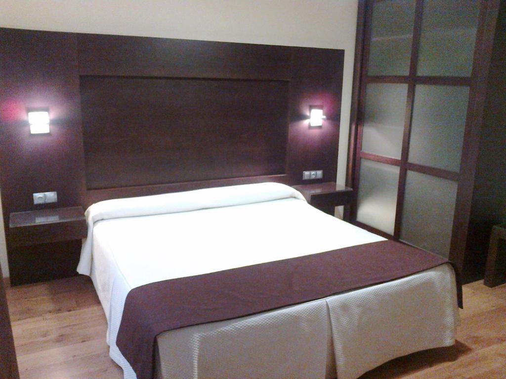 Hotel Anabel Baza Buitenkant foto
