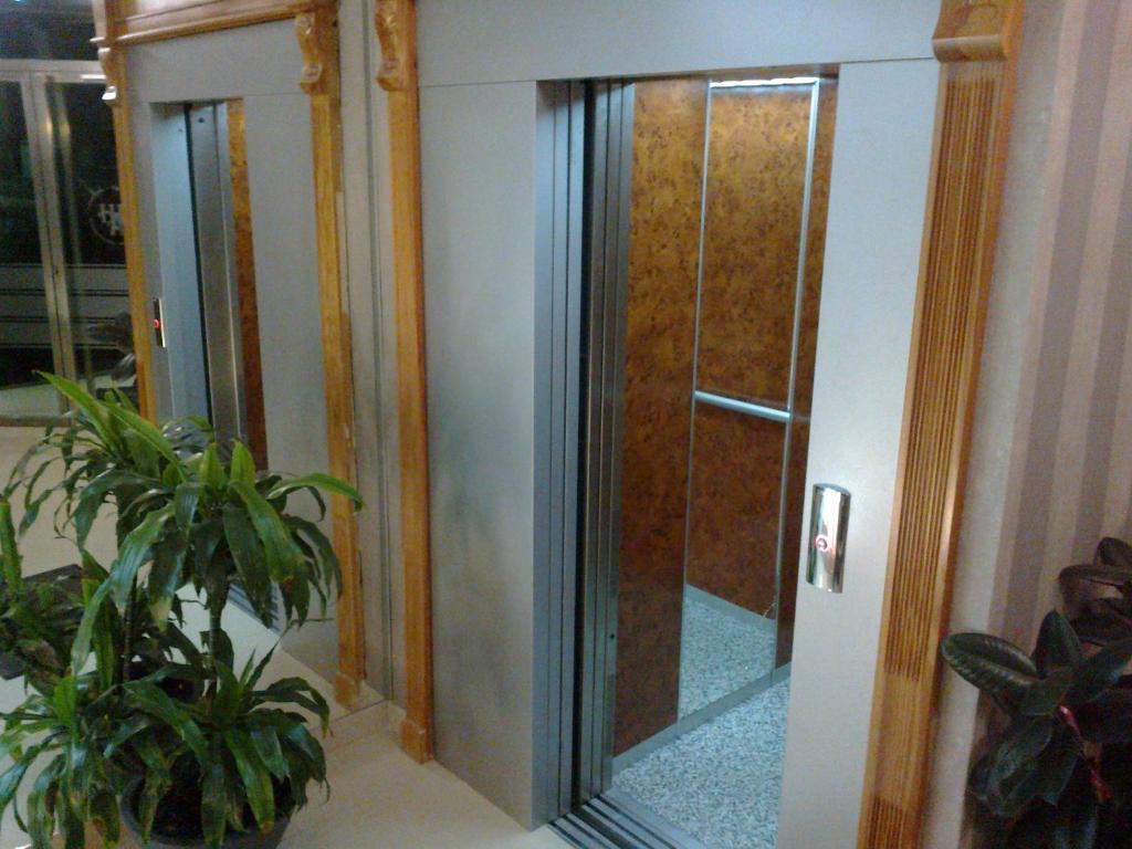 Hotel Anabel Baza Buitenkant foto