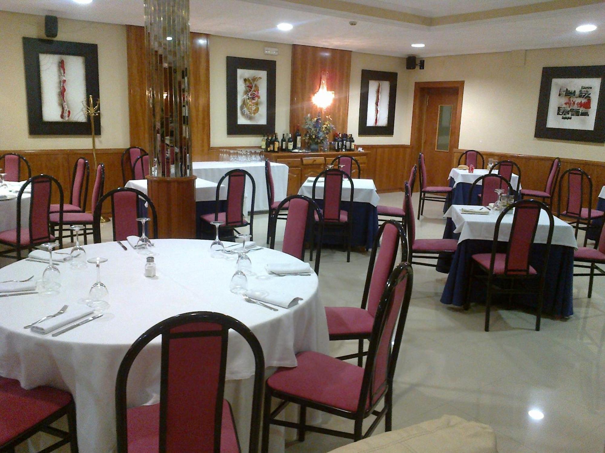 Hotel Anabel Baza Buitenkant foto