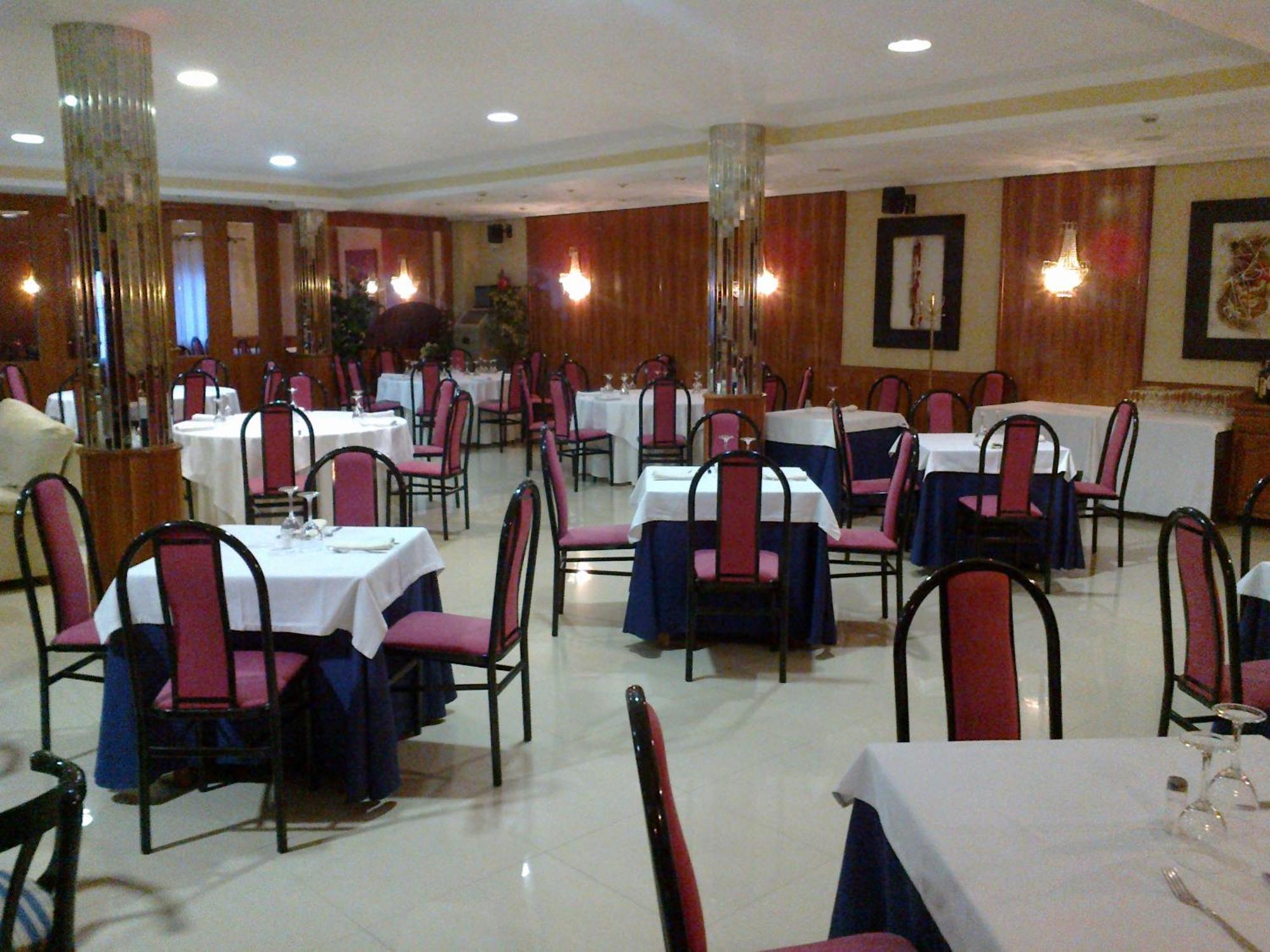Hotel Anabel Baza Buitenkant foto