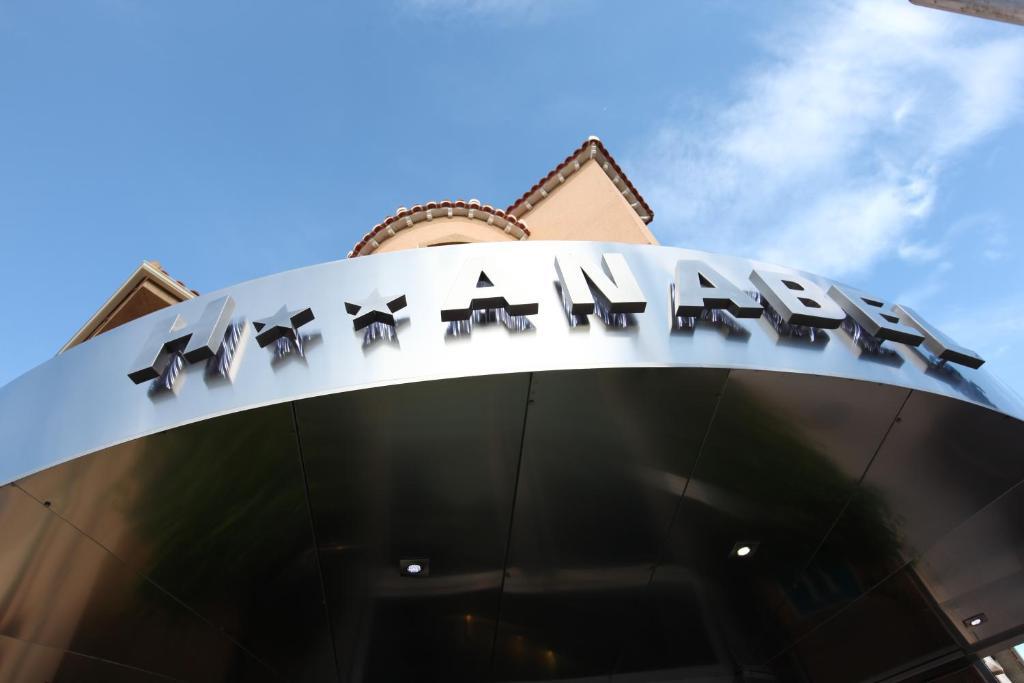 Hotel Anabel Baza Buitenkant foto